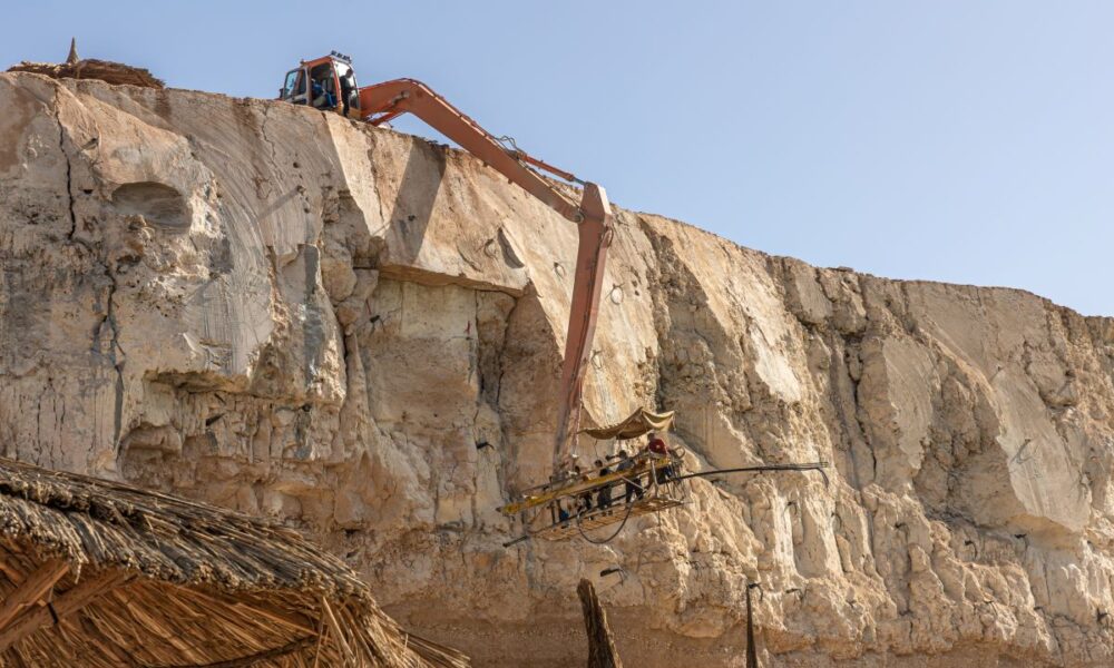 From Quarry to Project: The Management Process of Large-Scale Natural ...